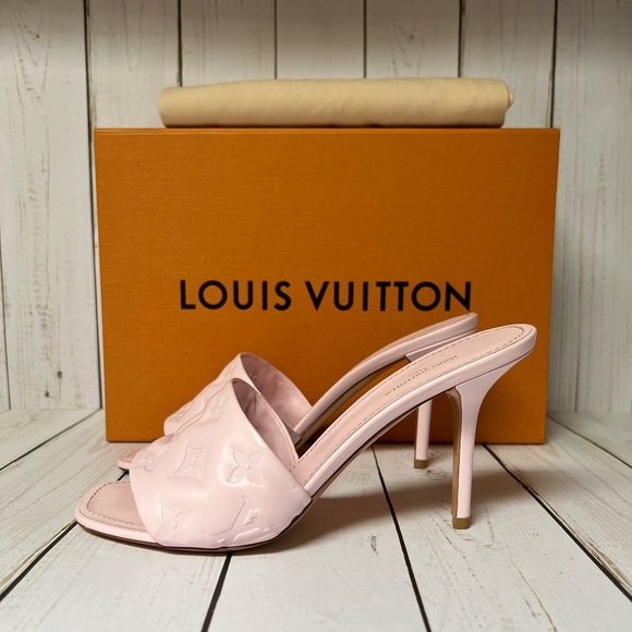 Louis Vuitton Lambskin Embossed Monogram Revival Sandals Pink Sz 38 / 8 - Picture 3 of 16